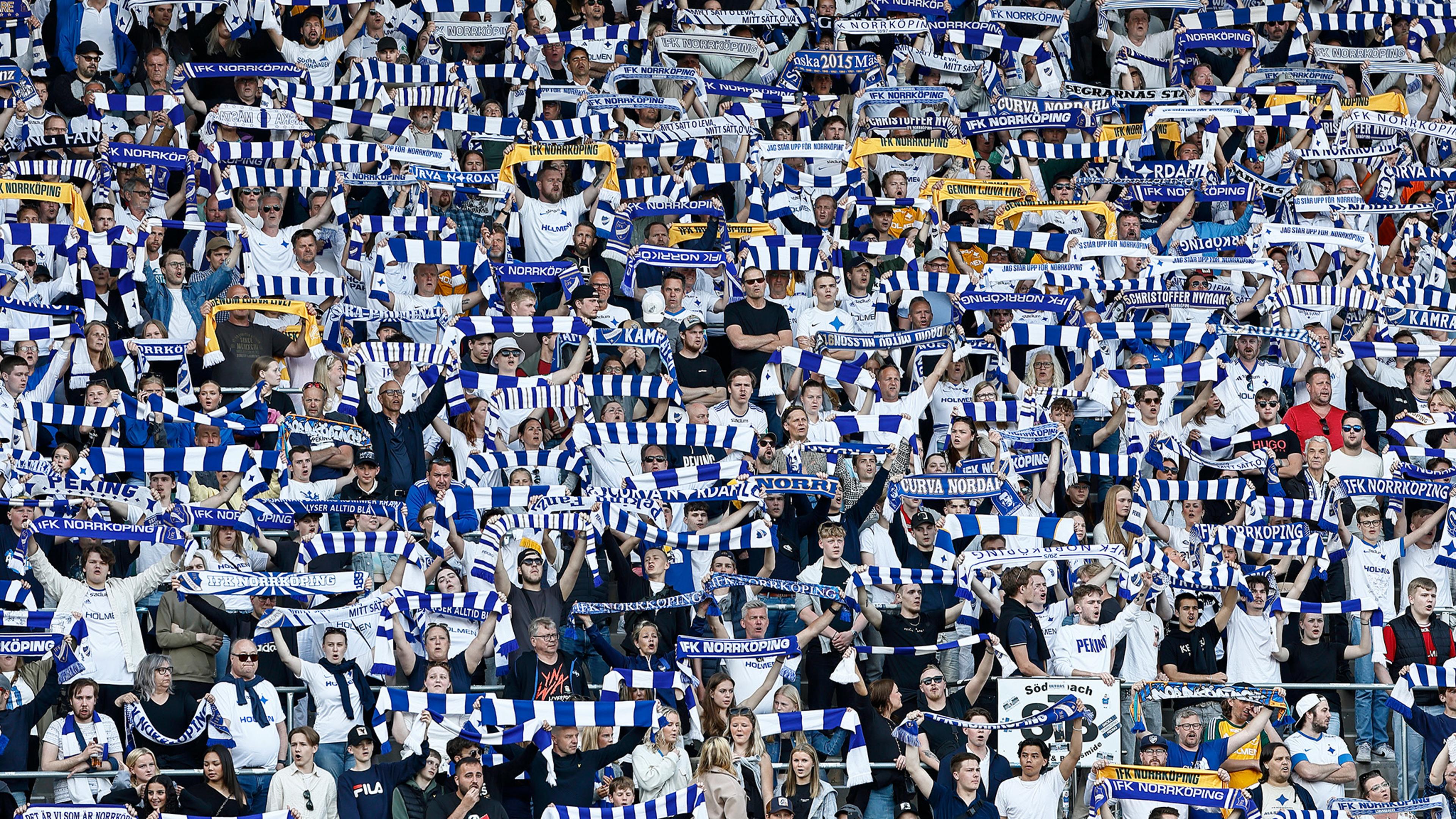 IFK Norrköping fotbollsupporters på läktaren under en match i Allsvenskan i maj 2023. 