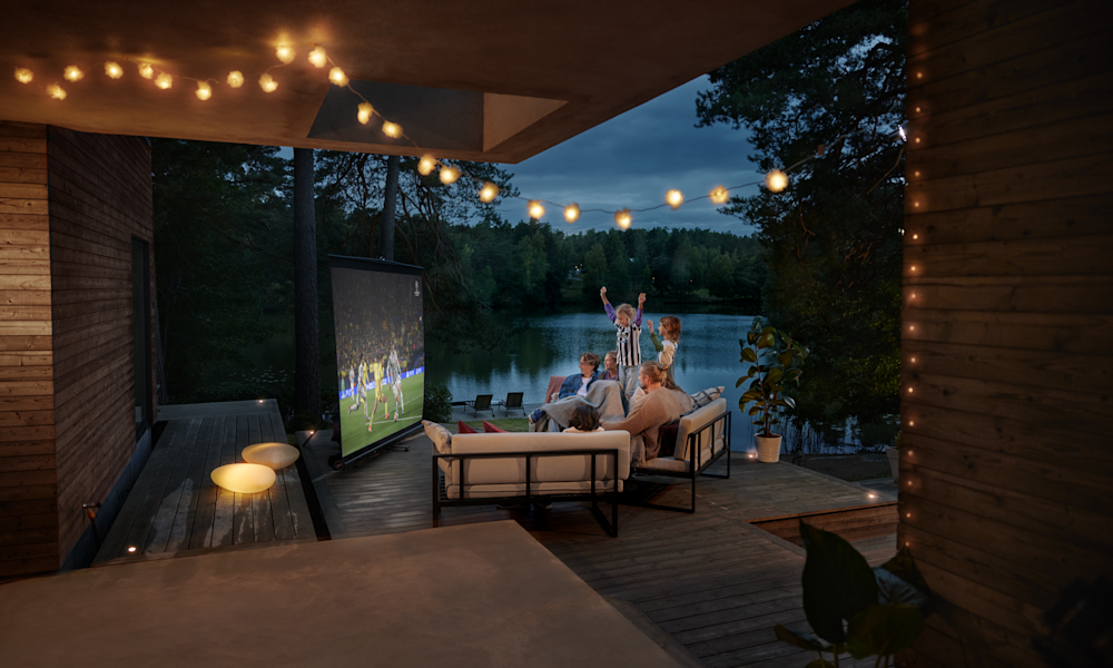 På sommaren går det bra att se tv tillsammans utomhus och uppleva många fina sportögonblick tillsammans. Tack vare Telia och Sveriges bästa nät, enligt Umlaut, finns det dessutom täckning nästan överallt.