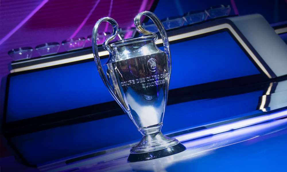 Champions League - den åtråvärda UCL pokalen under lottningen av gruppspelet 2021