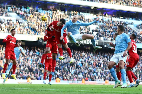 Intensivt spel i Premier Leagues omgång 13 - 2023 mellan Manchester City – Liverpool 