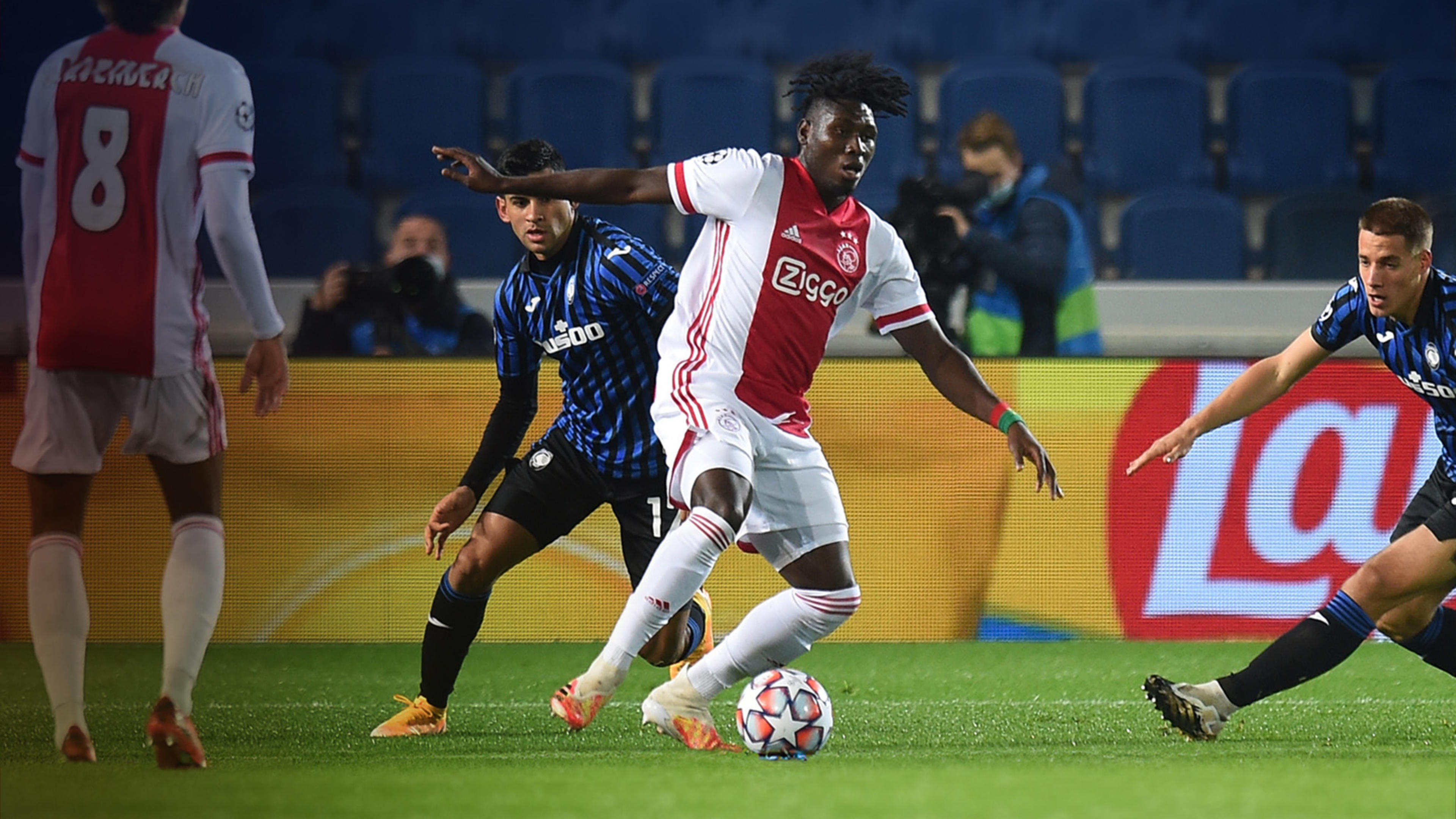 Det är en hård kamp för många lag att nå fram till spel i UEFA Champions League.