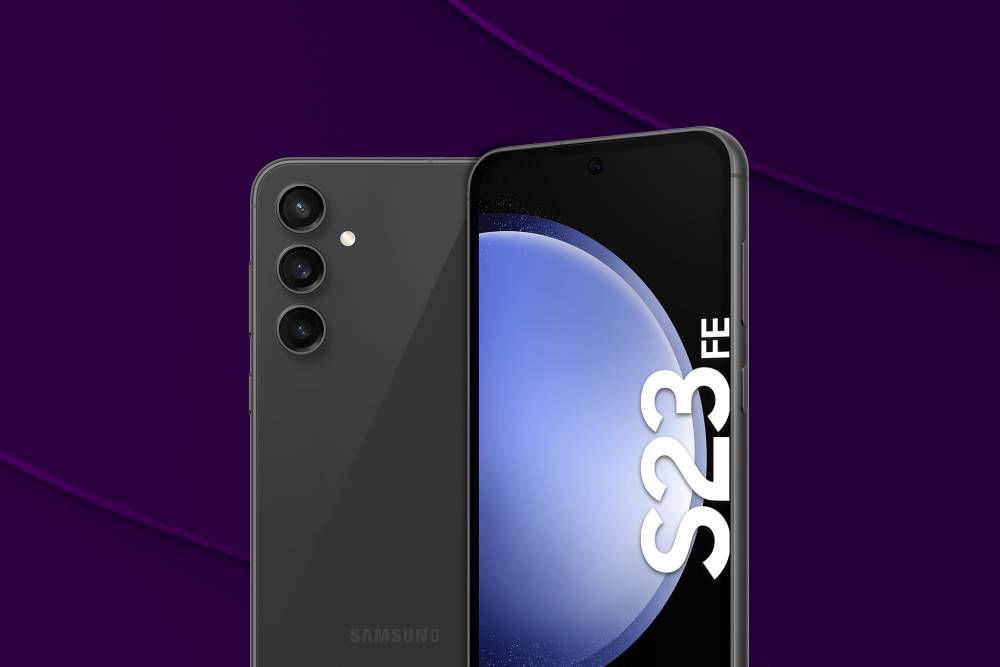 Samsung Galaxy S23 FE i färgen grafit.