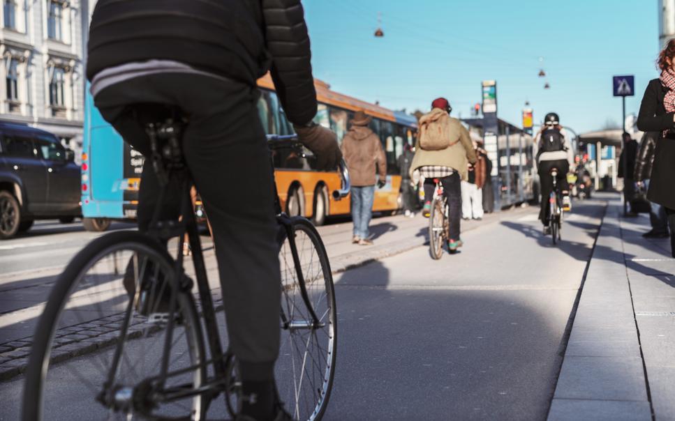 Cyklister i stad