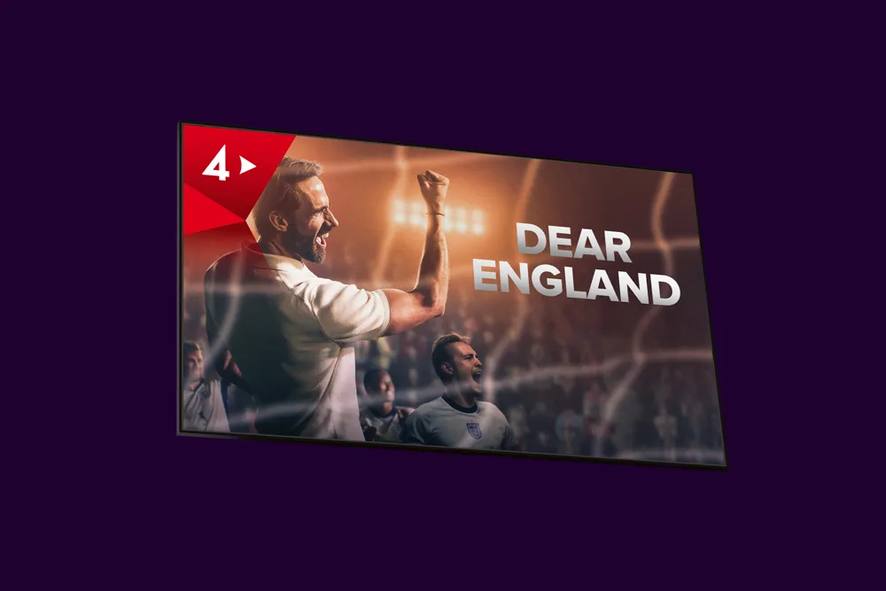Innehåll från den brittiska dramaserien Dear England som har premiär och streamas på TV4 Play från den 4 juni 2026.