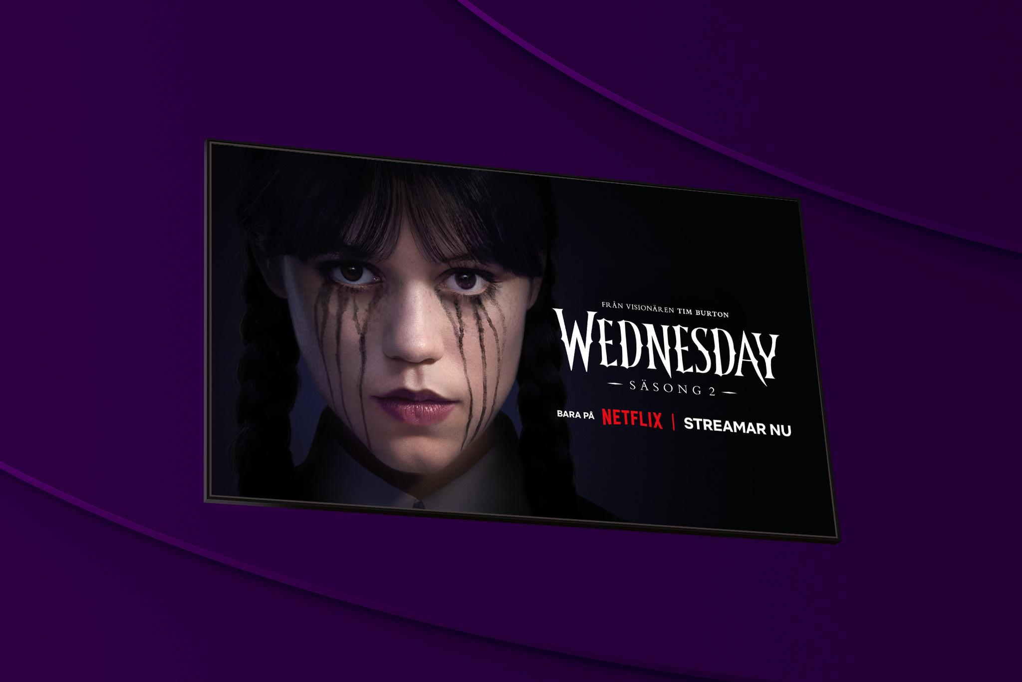 Fortsätt följa skådespelaren Jenna Ortega som spelar huvudkaraktären Wednesday i den andra säsongen av den amerikanska serien med samma namn som går att streama på Netflix med Telia nu.