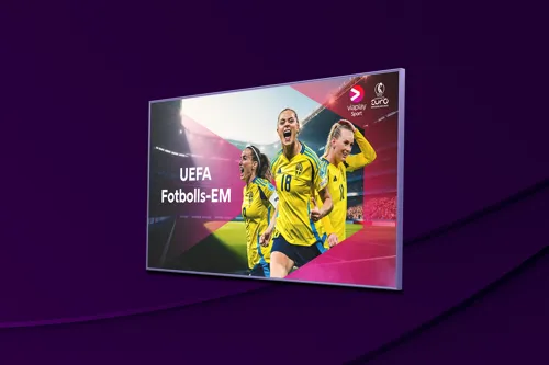 En tv-skärm med aktuella fotbollsspelare i damernas fotbolls-EM 2025 som sänds på Viaplays nya sportkanal Viaplay Sport.