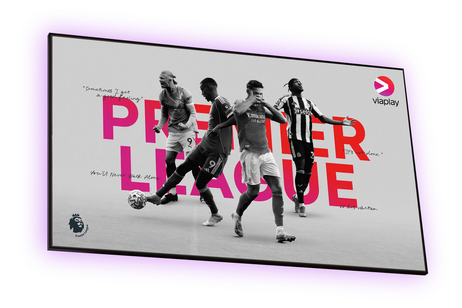 Tv-skärm med aktuella fotbollsspelare från Premier League 2026 som du kan streama på Viaplay.