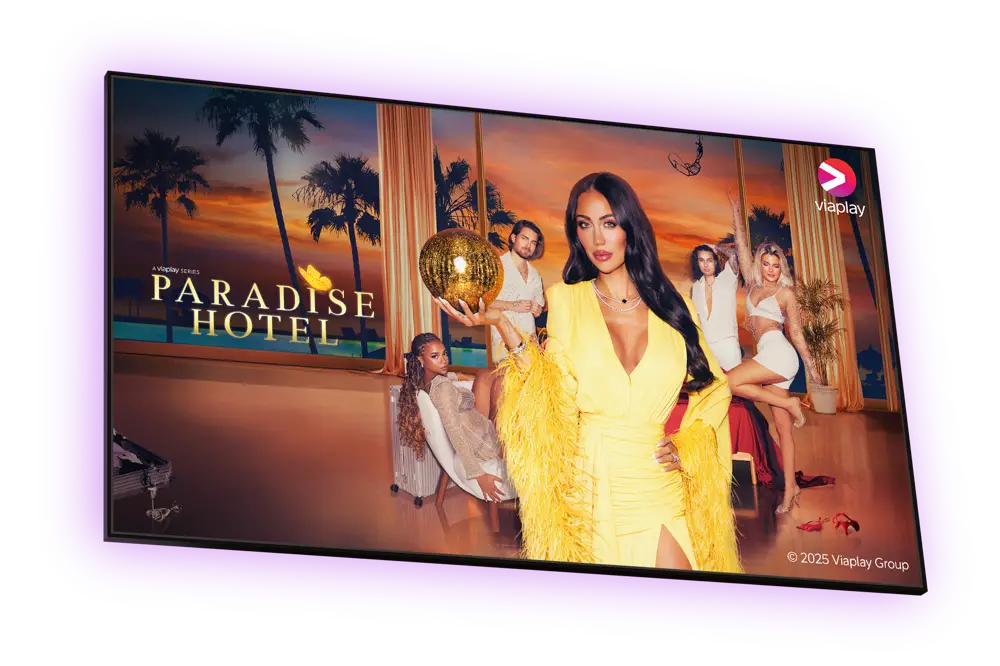 Programledaren Rebecca Stella tillsammans med aktuella deltagare i Paradise Hotel, säsong 17, som går att se på TV3 och streama på Viaplay från den 25 augusti 2025.