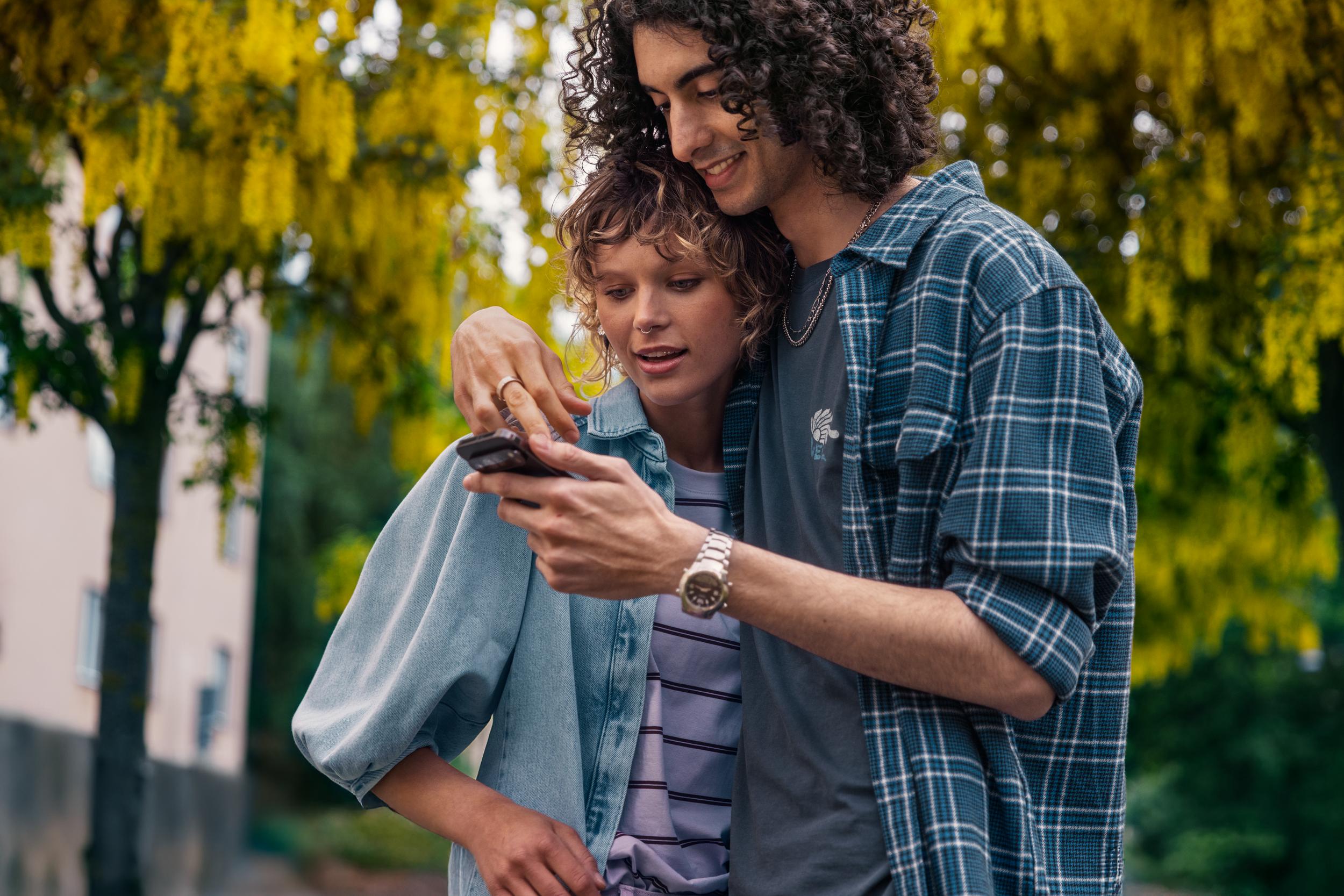 Våra bästa erbjudanden på mobilt, bredband, tv & streaming – Telia.se