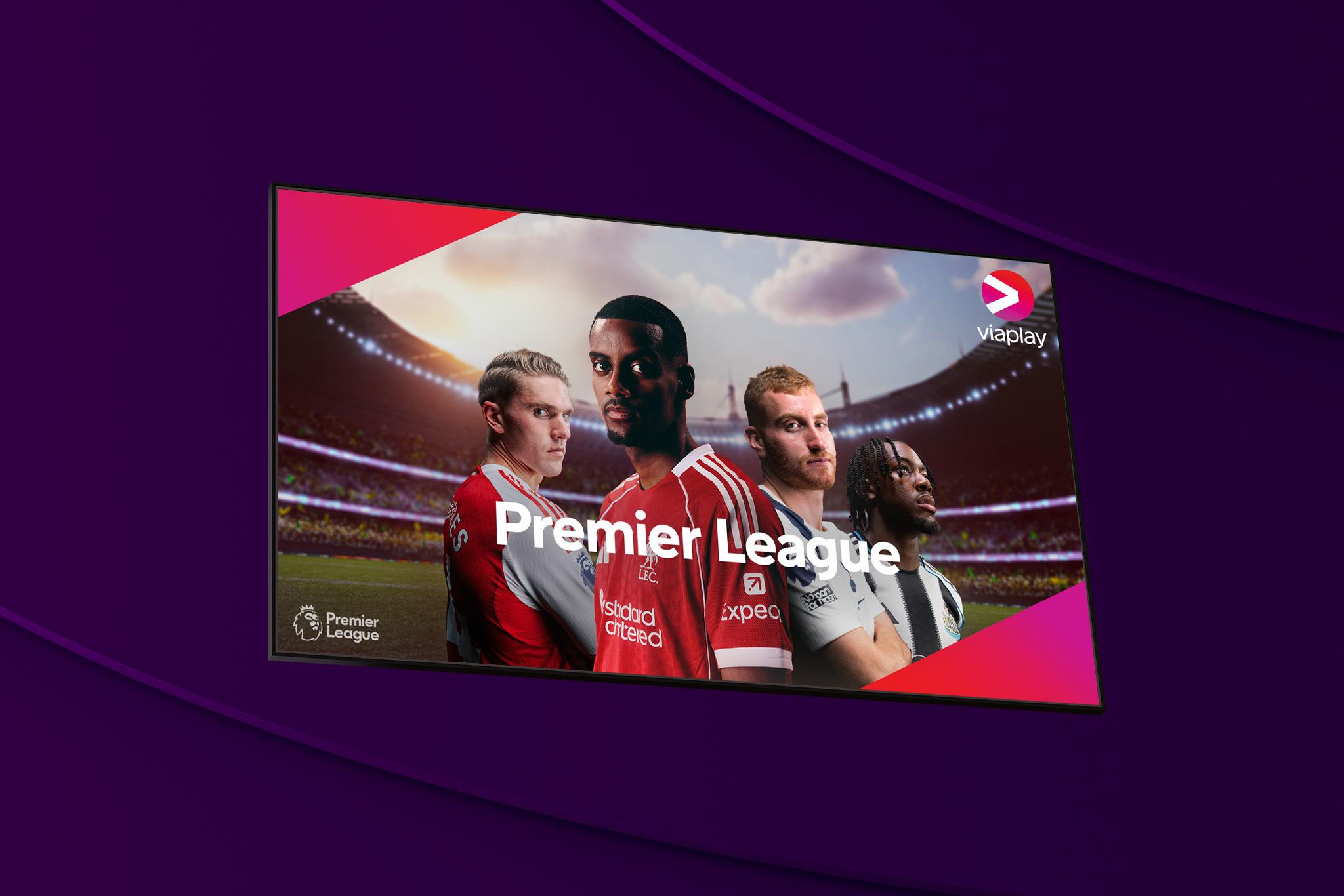 En tv-skärm med aktuella fotbollsspelare från Premier League 2025/2026 i mitten, med Viaplay och Premier Leagues logotyper i varsitt hörn intill.
