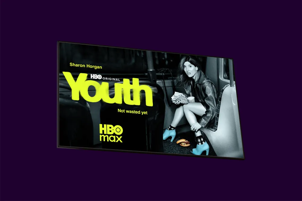 Huvudkaraktären i den nya komediserien Youth som streamas på HBO Max från den 21 september 2026.
