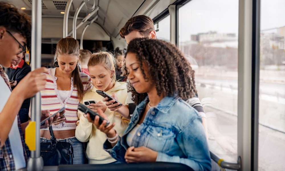 Människor på en buss