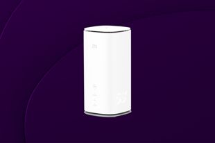 Router MC888PRO med lila bakgrund